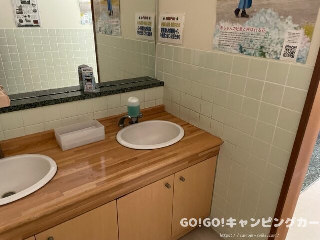道の駅 からむし織の里しょうわ 車中泊 レビュー 実際に泊まってみた感想 評価 ブログ トイレ 気温 駐車場 騒音