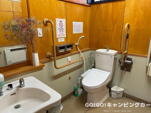 道の駅 からむし織の里しょうわ 車中泊 レビュー 実際に泊まってみた感想 評価 ブログ トイレ 気温 駐車場 騒音