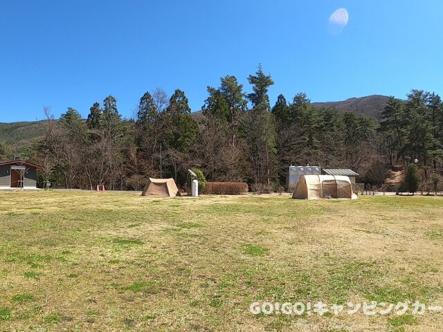 昼のキャンプ場 景色
芝生サイト 開放感
空が広い キャンプ場
自然公園 昼間
キャンプ場 風景写真
